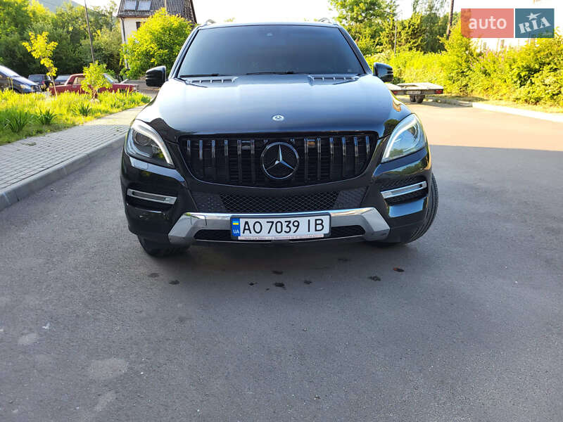 Внедорожник / Кроссовер Mercedes-Benz M-Class 2015 в Ужгороде фото 3 Внедорожник / Кроссовер Mercedes-Benz M-Class 2015 в Ужгороде