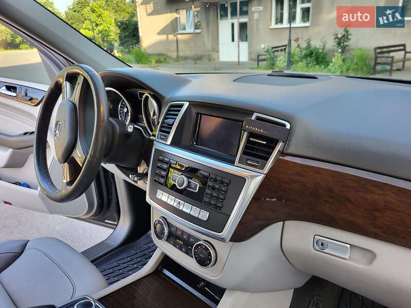 Внедорожник / Кроссовер Mercedes-Benz M-Class 2015 в Ужгороде фото 19 Внедорожник / Кроссовер Mercedes-Benz M-Class 2015 в Ужгороде