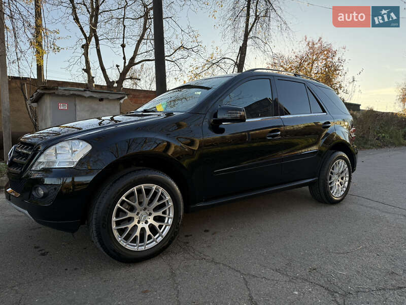 Внедорожник / Кроссовер Mercedes-Benz M-Class 2008 в Черновцах
