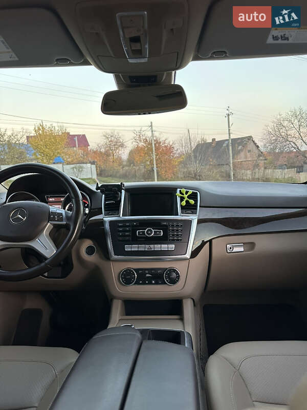 Внедорожник / Кроссовер Mercedes-Benz M-Class 2013 в Черновцах