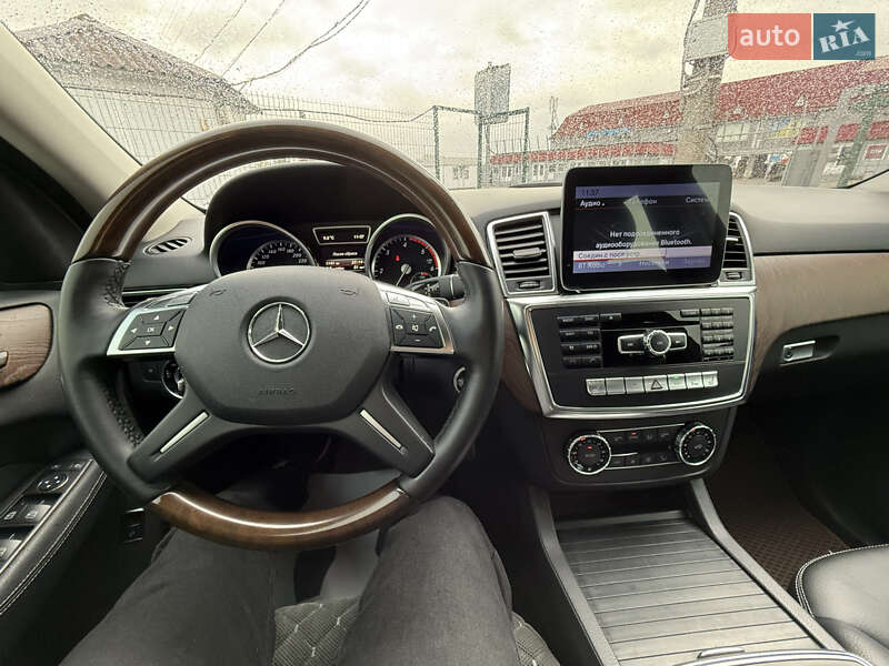 Внедорожник / Кроссовер Mercedes-Benz M-Class 2013 в Киеве