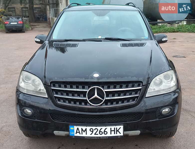 Позашляховик / Кросовер Mercedes-Benz M-Class 2006 в Житомирі