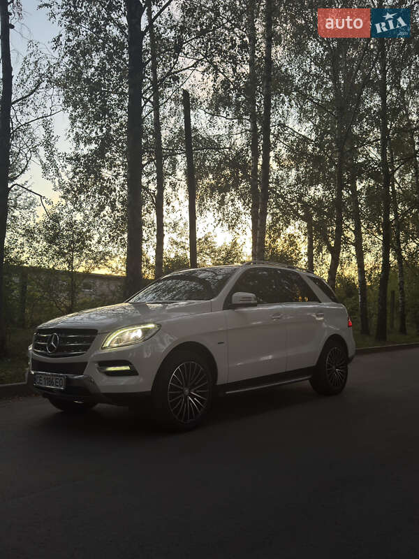 Mercedes-Benz M-Class 2012