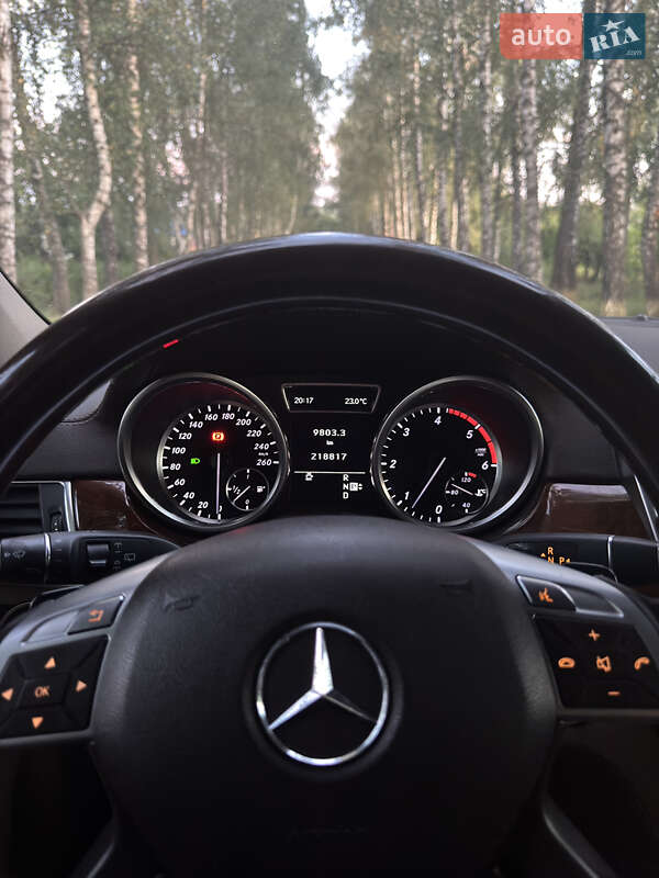 Внедорожник / Кроссовер Mercedes-Benz M-Class 2012 в Черновцах