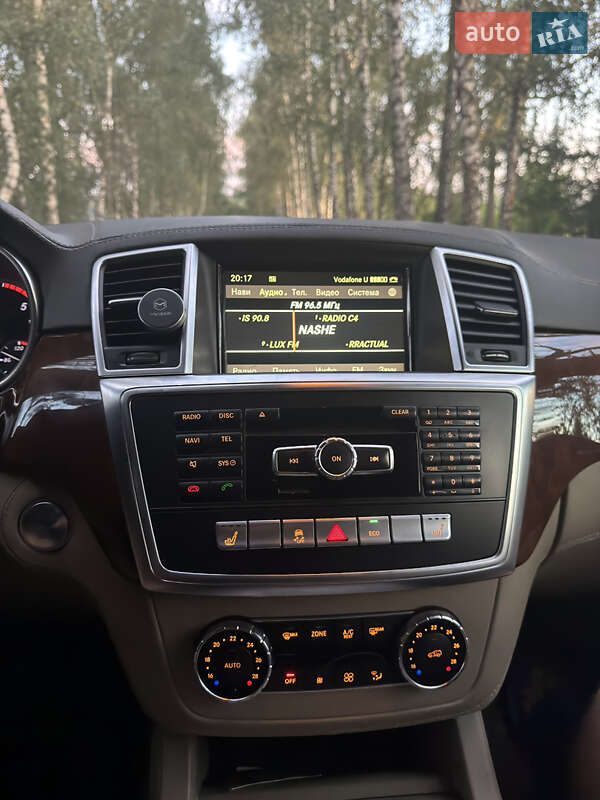 Внедорожник / Кроссовер Mercedes-Benz M-Class 2012 в Черновцах