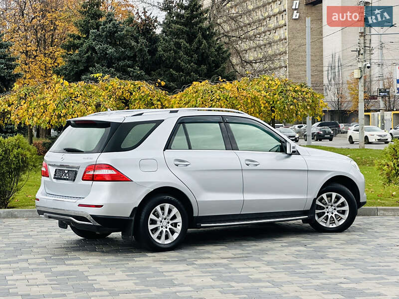 Позашляховик / Кросовер Mercedes-Benz M-Class 2013 в Дніпрі