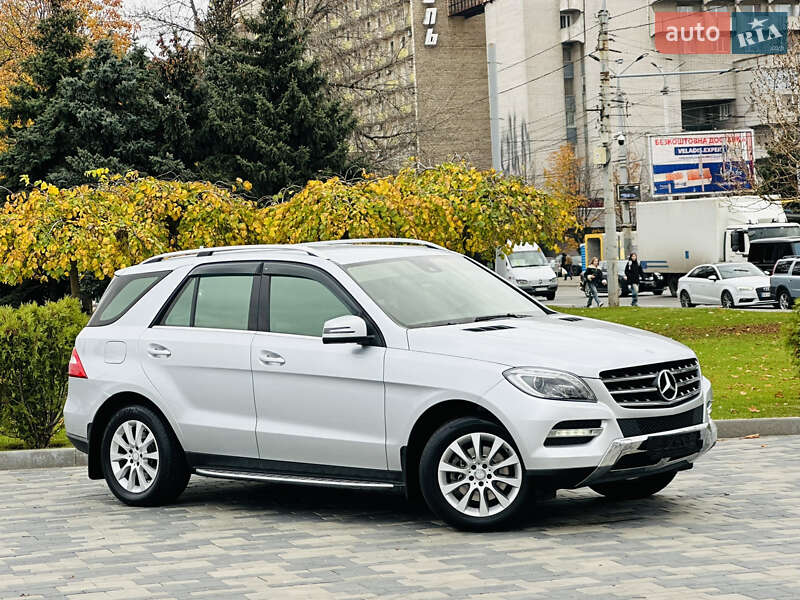 Позашляховик / Кросовер Mercedes-Benz M-Class 2013 в Дніпрі