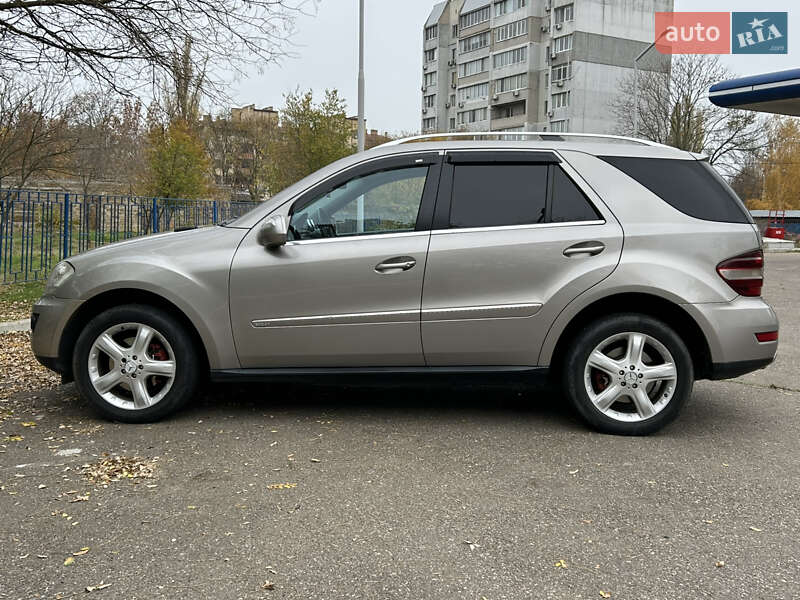 Внедорожник / Кроссовер Mercedes-Benz M-Class 2010 в Николаеве фото 5 Внедорожник / Кроссовер Mercedes-Benz M-Class 2010 в Николаеве