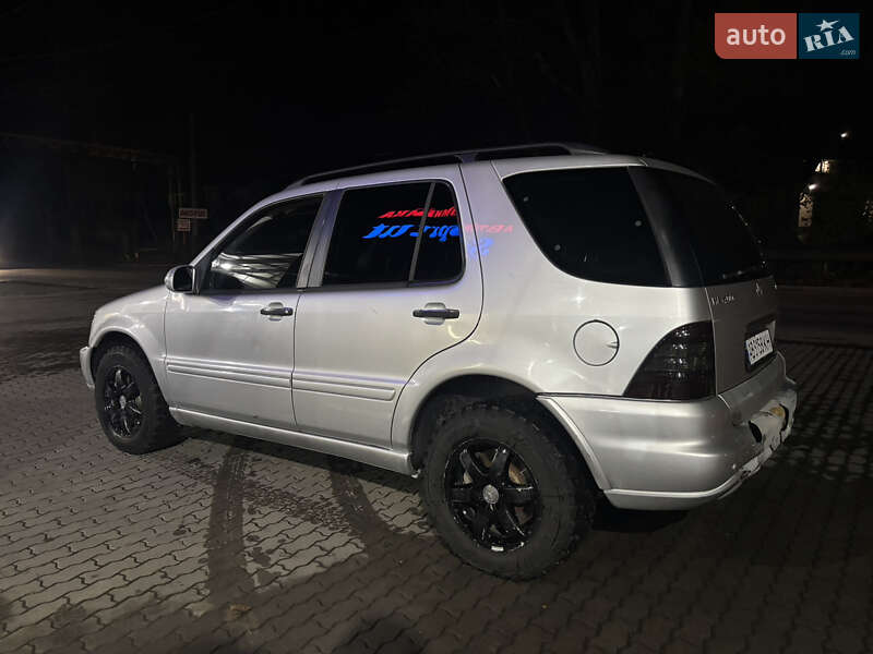 Внедорожник / Кроссовер Mercedes-Benz M-Class 2003 в Киеве