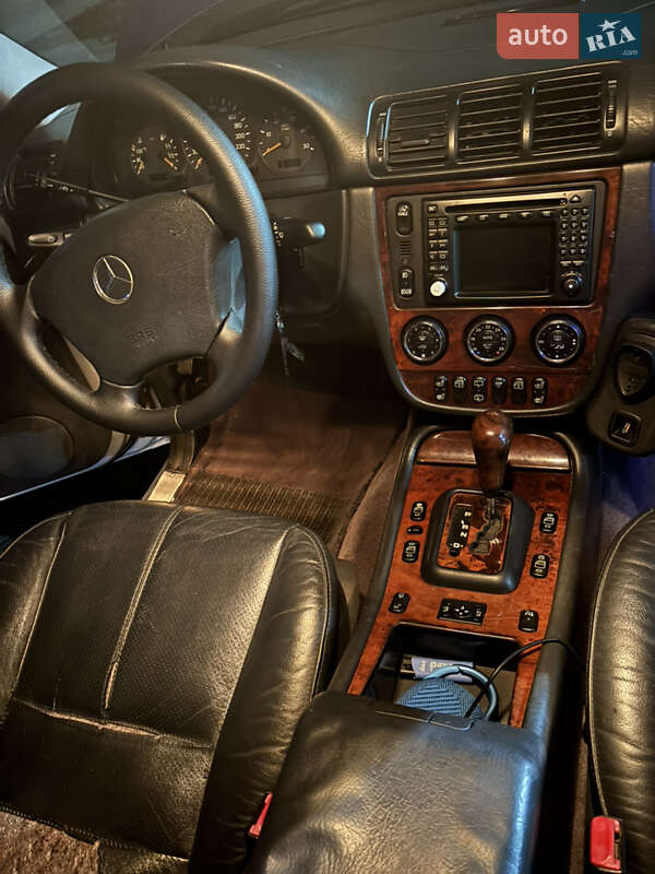 Внедорожник / Кроссовер Mercedes-Benz M-Class 2003 в Киеве