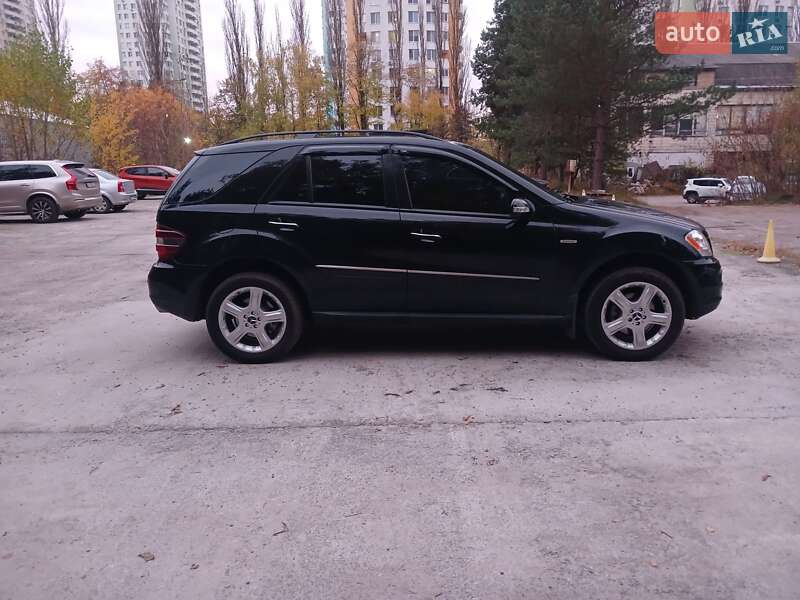 Внедорожник / Кроссовер Mercedes-Benz M-Class 2008 в Киеве
