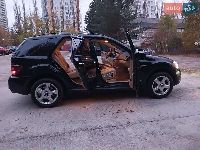 Внедорожник / Кроссовер Mercedes-Benz M-Class 2008 в Киеве