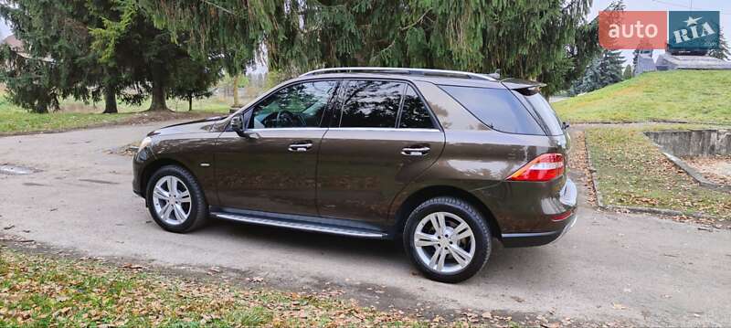 Позашляховик / Кросовер Mercedes-Benz M-Class 2012 в Дубні фото 12 Позашляховик / Кросовер Mercedes-Benz M-Class 2012 в Дубні