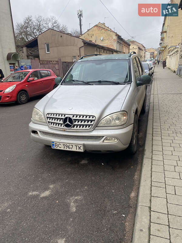 Mercedes-Benz M-Class 2001