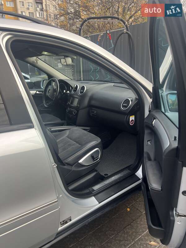 Внедорожник / Кроссовер Mercedes-Benz M-Class 2007 в Ужгороде фото 6 Внедорожник / Кроссовер Mercedes-Benz M-Class 2007 в Ужгороде