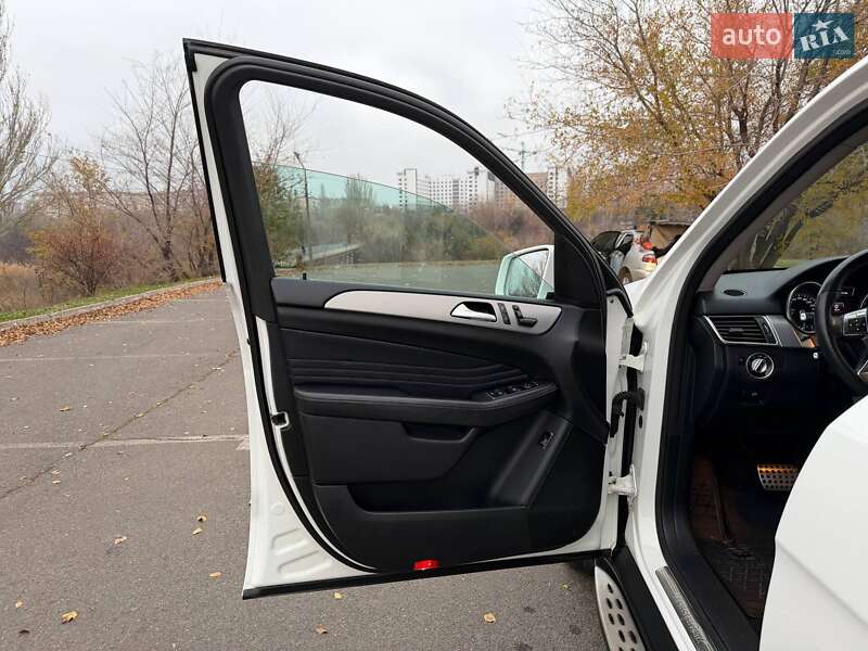 Позашляховик / Кросовер Mercedes-Benz M-Class 2013 в Кривому Розі