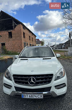 Позашляховик / Кросовер Mercedes-Benz M-Class 2013 в Хусті