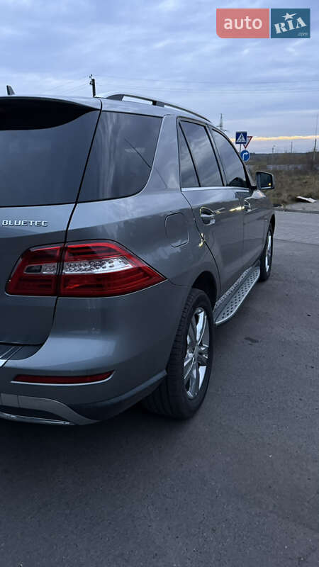 Позашляховик / Кросовер Mercedes-Benz M-Class 2012 в Шепетівці