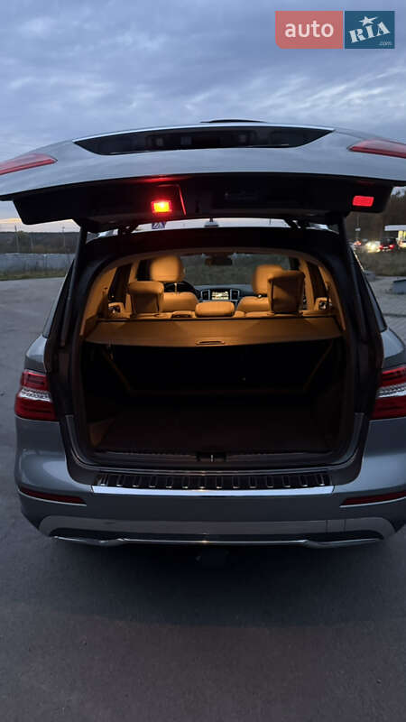 Позашляховик / Кросовер Mercedes-Benz M-Class 2012 в Шепетівці