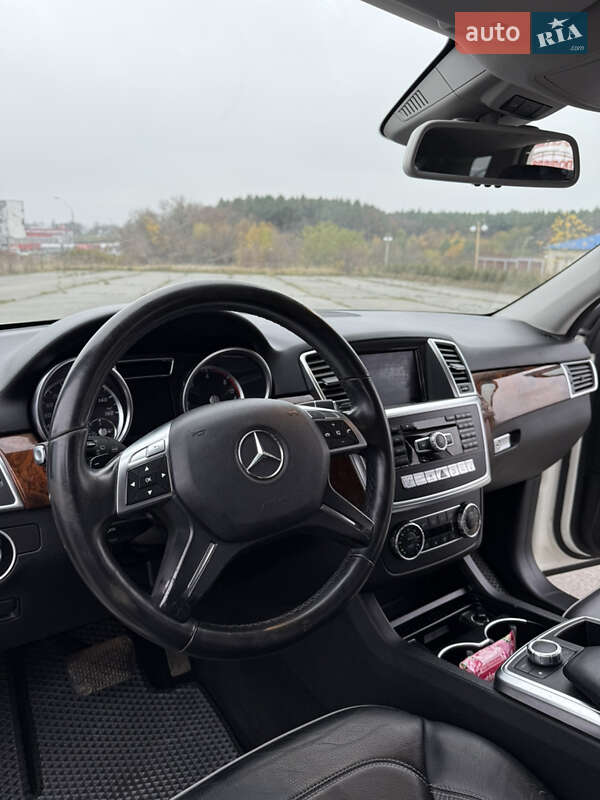 Внедорожник / Кроссовер Mercedes-Benz M-Class 2013 в Хмельницком