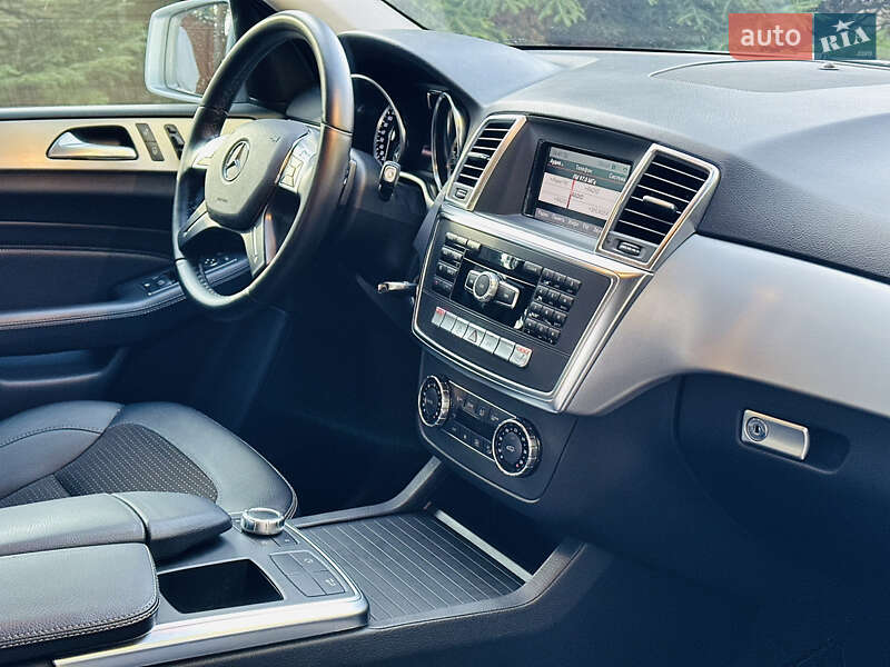 Позашляховик / Кросовер Mercedes-Benz M-Class 2012 в Дніпрі фото 43 Позашляховик / Кросовер Mercedes-Benz M-Class 2012 в Дніпрі