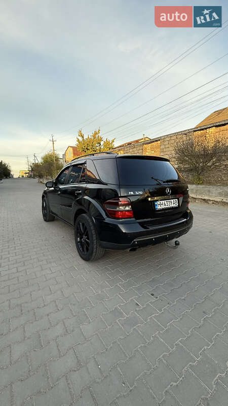 Позашляховик / Кросовер Mercedes-Benz M-Class 2006 в Татарбунарах