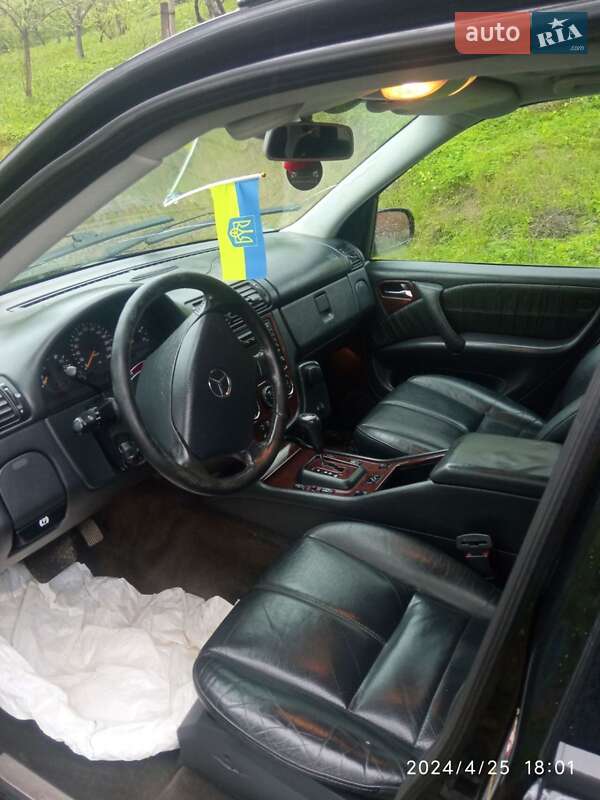 Позашляховик / Кросовер Mercedes-Benz M-Class 2004 в Івано-Франківську