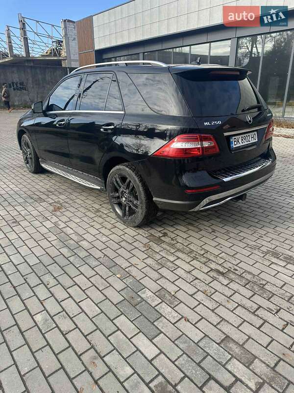 Внедорожник / Кроссовер Mercedes-Benz M-Class 2015 в Березному