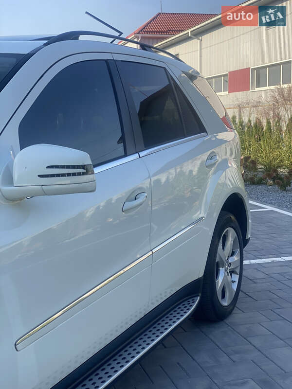 Внедорожник / Кроссовер Mercedes-Benz M-Class 2011 в Луцке