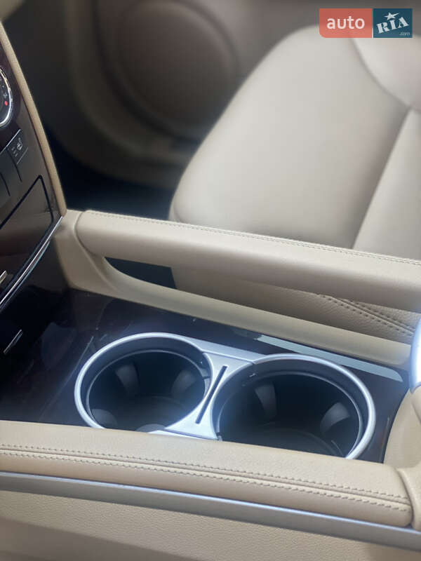 Внедорожник / Кроссовер Mercedes-Benz M-Class 2011 в Луцке