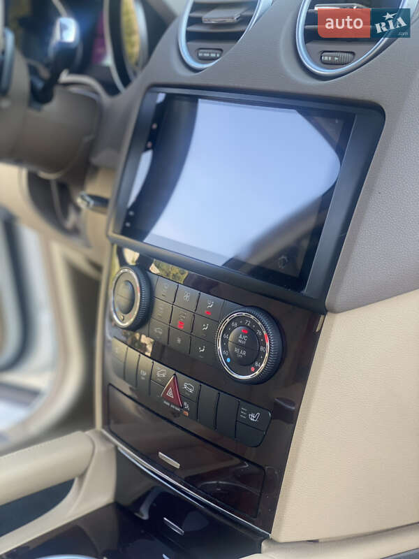 Внедорожник / Кроссовер Mercedes-Benz M-Class 2011 в Луцке