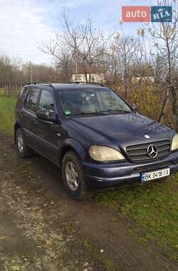 Внедорожник / Кроссовер Mercedes-Benz M-Class 2001 в Ровно
