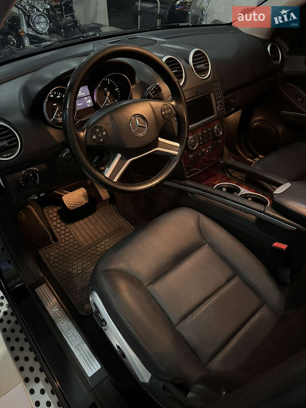 Позашляховик / Кросовер Mercedes-Benz M-Class 2011 в Чернівцях фото 10 Позашляховик / Кросовер Mercedes-Benz M-Class 2011 в Чернівцях