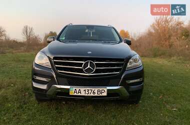 Внедорожник / Кроссовер Mercedes-Benz M-Class 2011 в Киеве