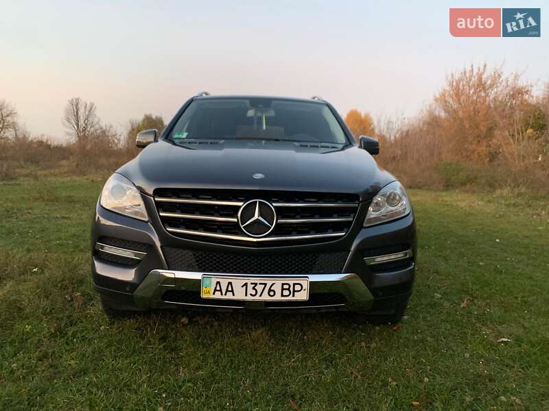 Внедорожник / Кроссовер Mercedes-Benz M-Class 2011 в Киеве