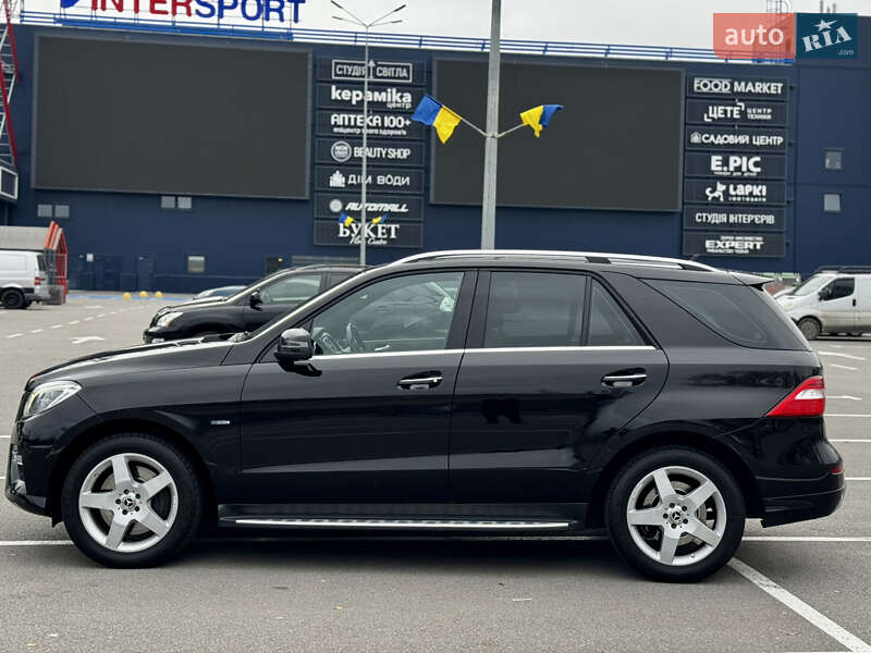 Внедорожник / Кроссовер Mercedes-Benz M-Class 2012 в Днепре фото 4 Внедорожник / Кроссовер Mercedes-Benz M-Class 2012 в Днепре