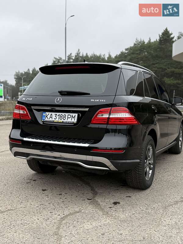Позашляховик / Кросовер Mercedes-Benz M-Class 2013 в Охтирці