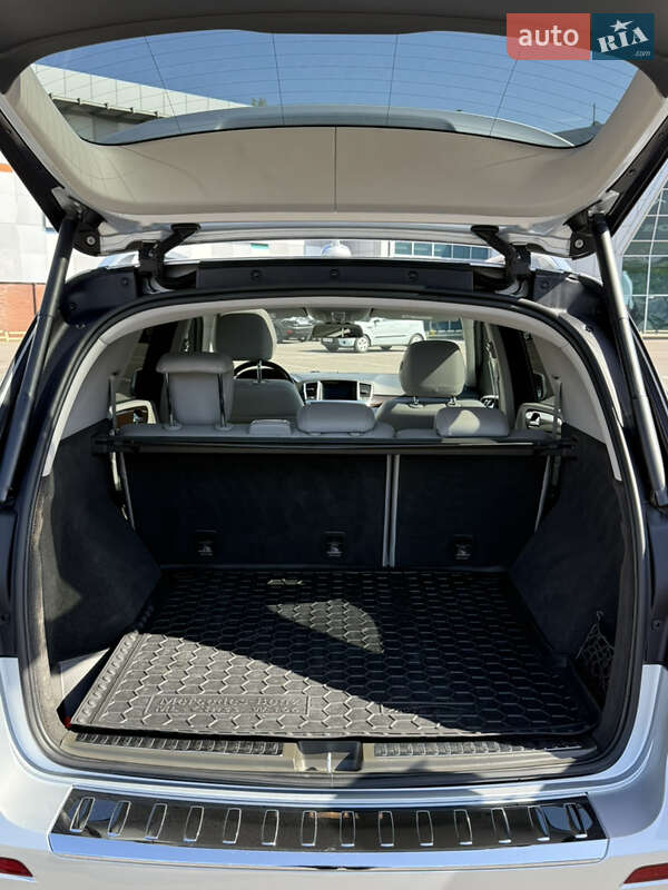 Позашляховик / Кросовер Mercedes-Benz M-Class 2013 в Одесі