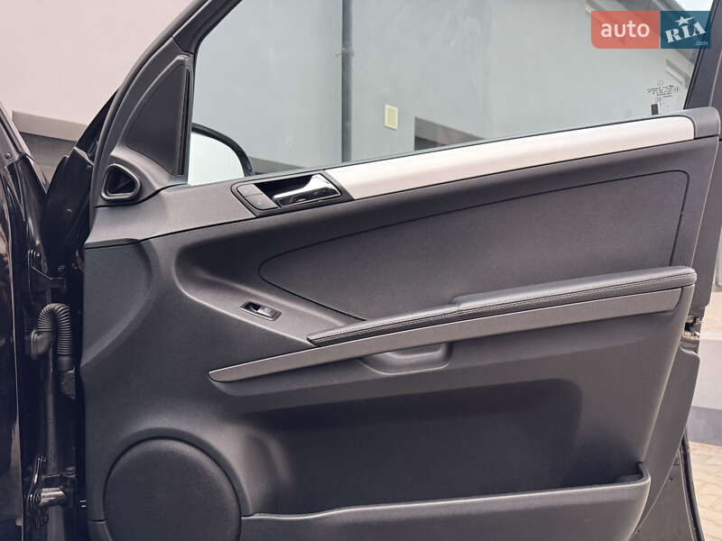 Внедорожник / Кроссовер Mercedes-Benz M-Class 2006 в Тернополе фото 32 Внедорожник / Кроссовер Mercedes-Benz M-Class 2006 в Тернополе