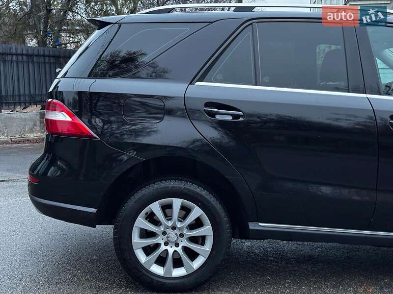 Внедорожник / Кроссовер Mercedes-Benz M-Class 2013 в Киеве