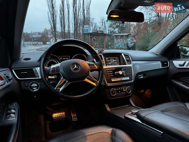 Внедорожник / Кроссовер Mercedes-Benz M-Class 2013 в Киеве