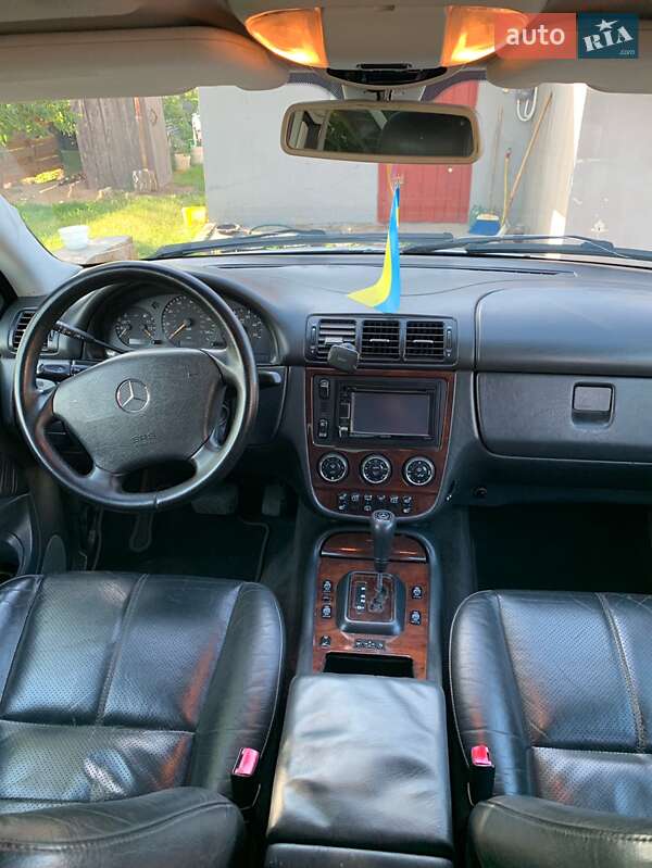 Позашляховик / Кросовер Mercedes-Benz M-Class 2002 в Рівному
