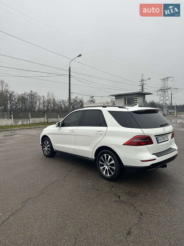 Внедорожник / Кроссовер Mercedes-Benz M-Class 2015 в Киеве