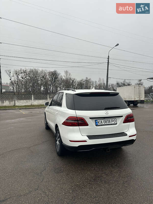 Внедорожник / Кроссовер Mercedes-Benz M-Class 2015 в Киеве