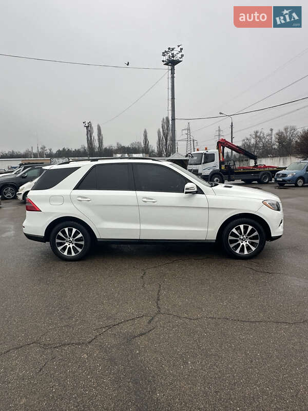 Внедорожник / Кроссовер Mercedes-Benz M-Class 2015 в Киеве