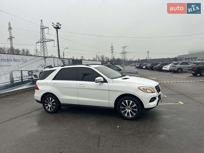 Внедорожник / Кроссовер Mercedes-Benz M-Class 2015 в Киеве