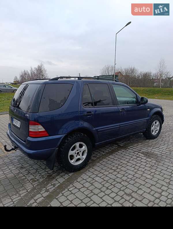 Позашляховик / Кросовер Mercedes-Benz M-Class 2001 в Рівному фото 4 Позашляховик / Кросовер Mercedes-Benz M-Class 2001 в Рівному