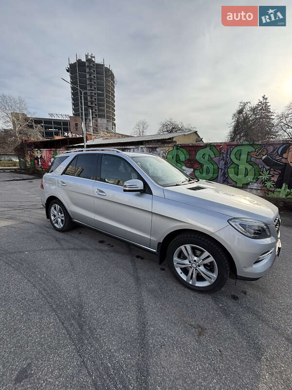 Внедорожник / Кроссовер Mercedes-Benz M-Class 2013 в Харькове