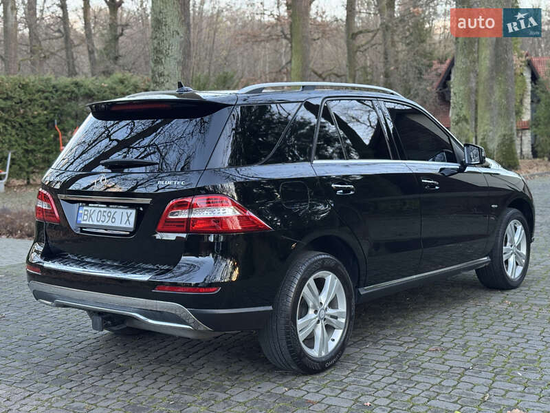 Внедорожник / Кроссовер Mercedes-Benz M-Class 2012 в Львове