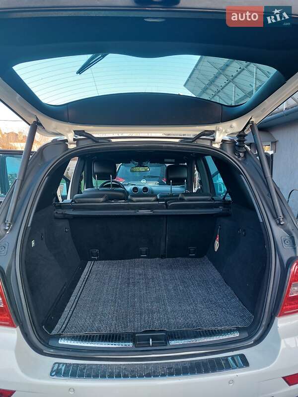 Позашляховик / Кросовер Mercedes-Benz M-Class 2010 в Ужгороді